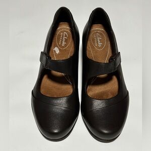 Clarks Rosalyn Wren Mary Jane Pumps Size 6.5W  Brown Leather 2" High Heels
